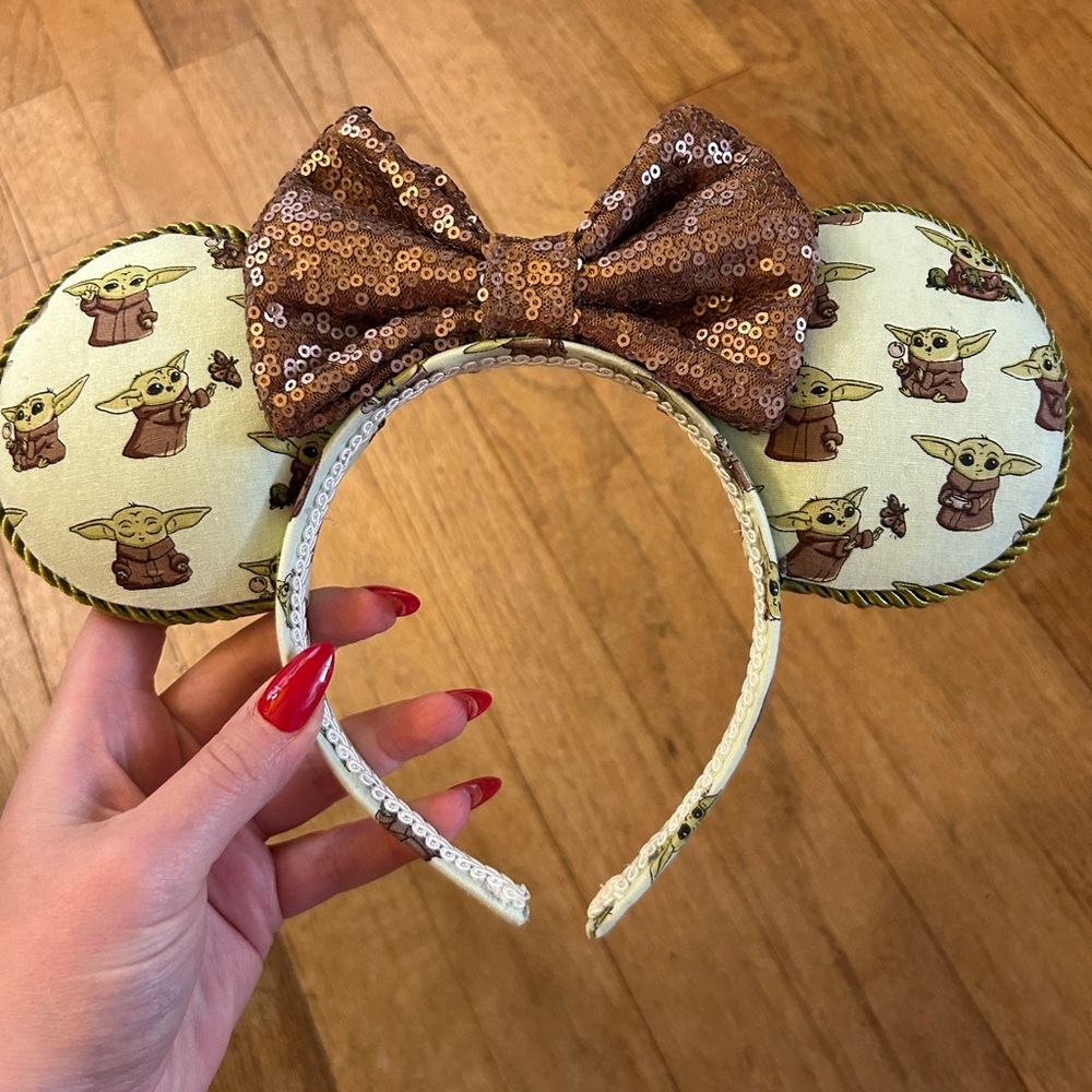 Baby Yoda Sequin Bow Headband